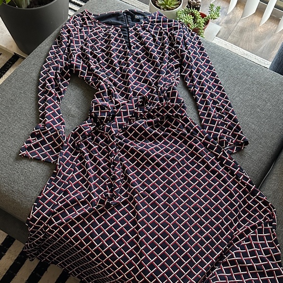 Brooks Brothers Dresses & Skirts - Brooks Brothers Black and Red Geometric Long Sleeve Dress